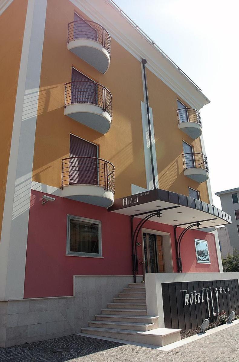Hotel Fly Casoria Exteriér fotografie